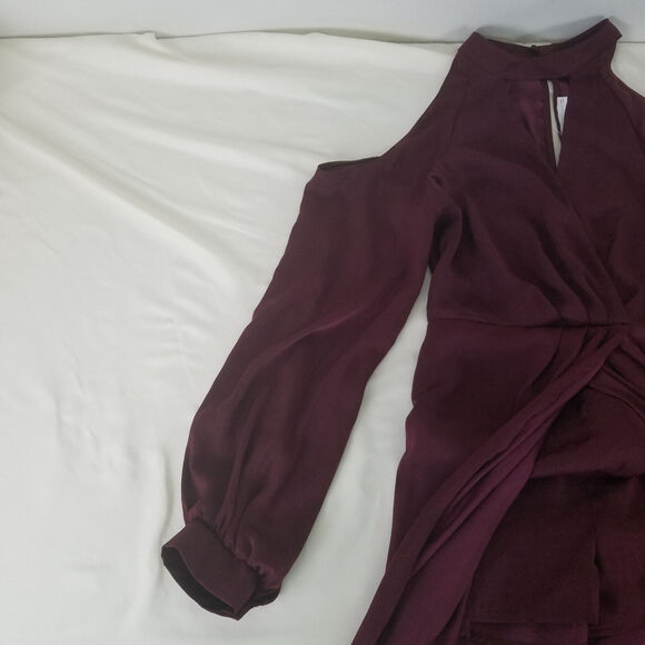 Lush Romper Dress Womens Small Burgundy Bishop Sleeve Cold‎ Shoulder Surplice - Picture 5 of 16